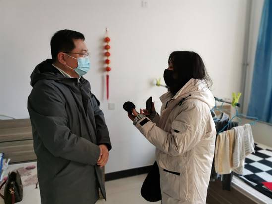 张典范书记接受采访