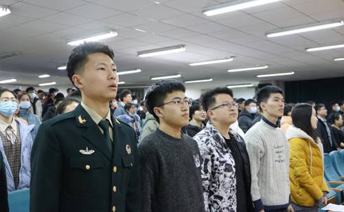 说明: 唱国歌