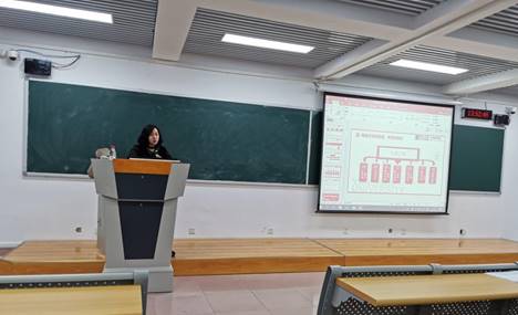 说明: 金老师对入党程序进行讲解
