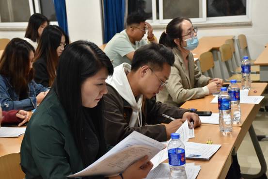说明: 社团面试第二场评委老师